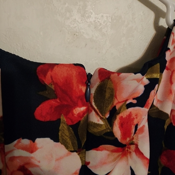 Karin Stevens Sleeveless Floral Dress Zip In Back Size 6 With Belt - Picture 7 of 10